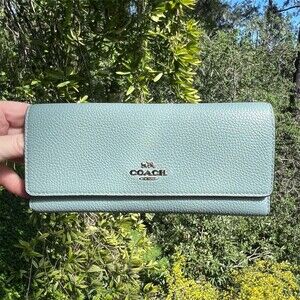 COACH VINTAGE Trifold Wallet Blue Pebble Leather with Gold Hardware AUTHENTIC